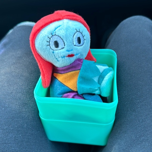 Nightmare Before Christmas Creepy Cuffs Sally slap bracelet - Picture 2 of 2